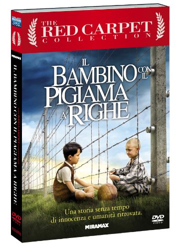 BAMBINO CON IL PIGIAMA A RIGHE (IL)